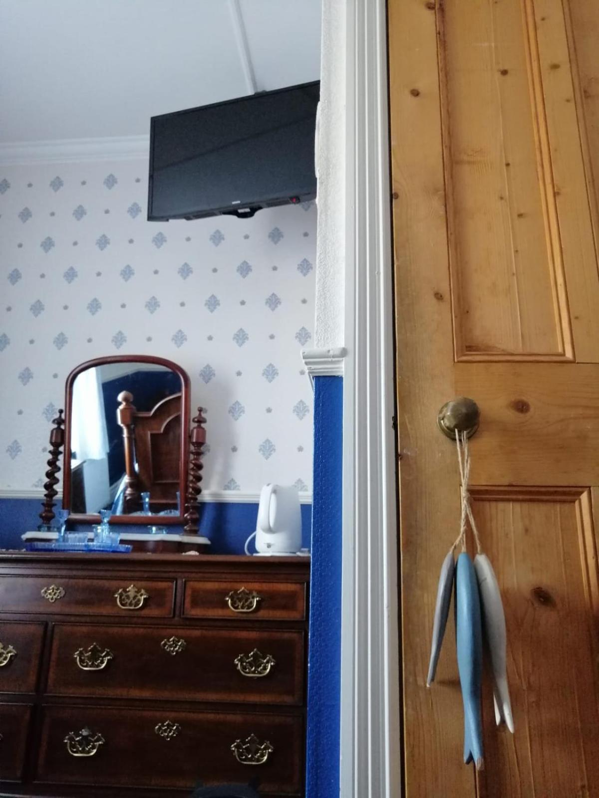 Glenart House Bed & Breakfast Трамор Екстериор снимка