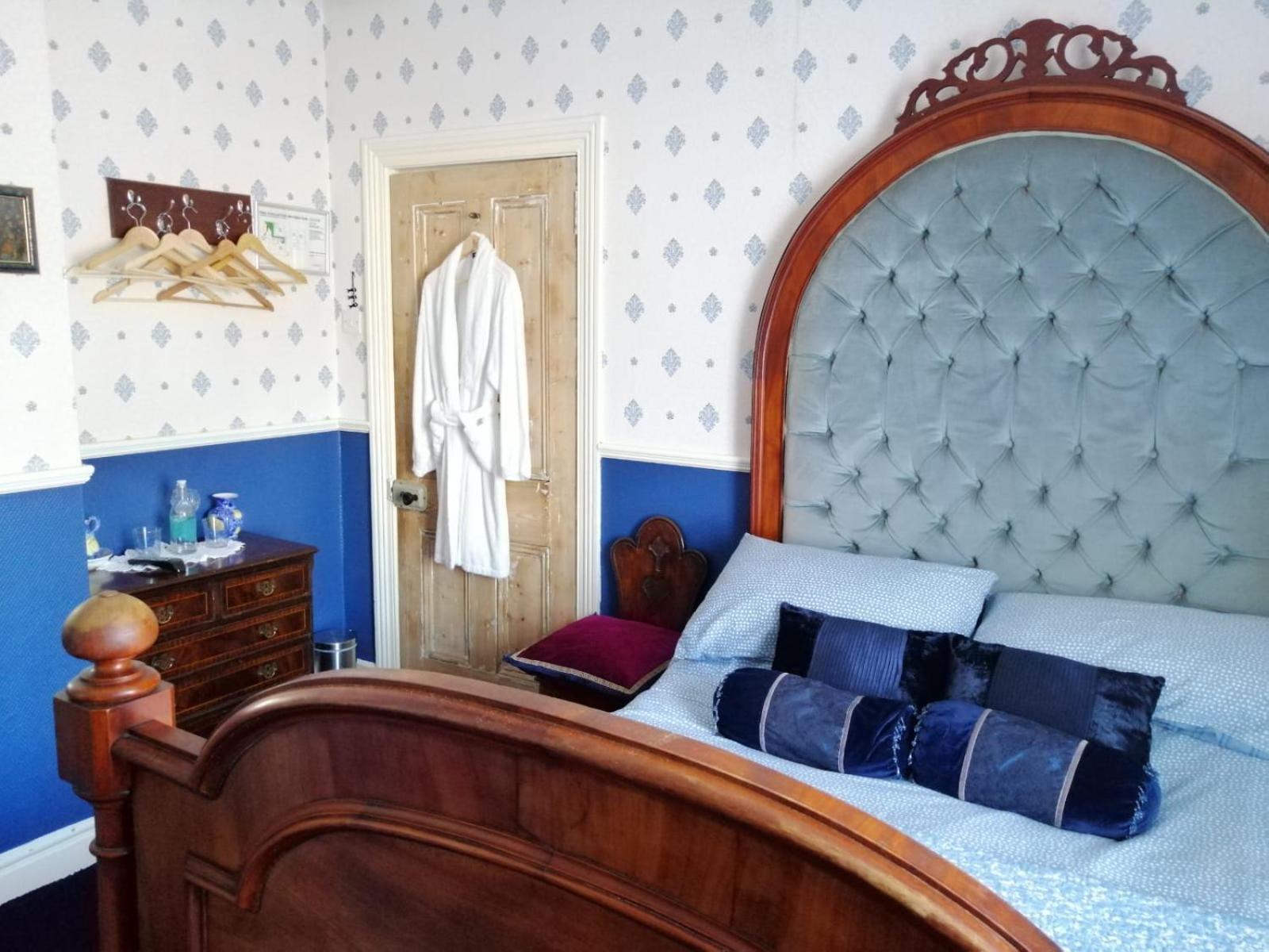 Glenart House Bed & Breakfast Трамор Екстериор снимка